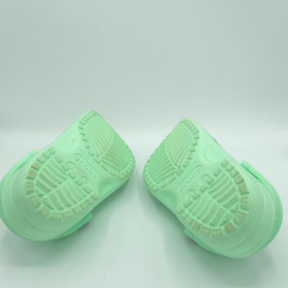Crocs Classic Clogs Women\'s size Junior Men\'s size 6 mint green